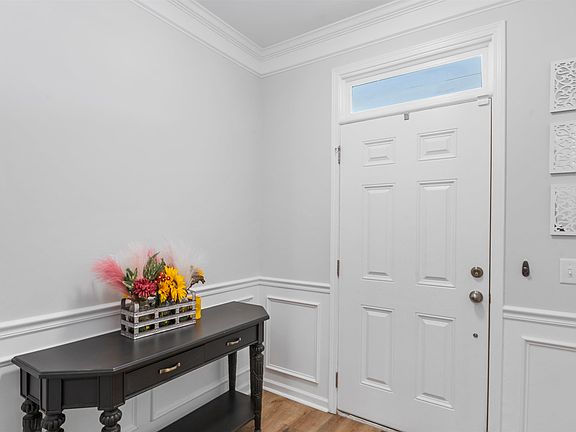 3rd image of 836 Appleby Dr