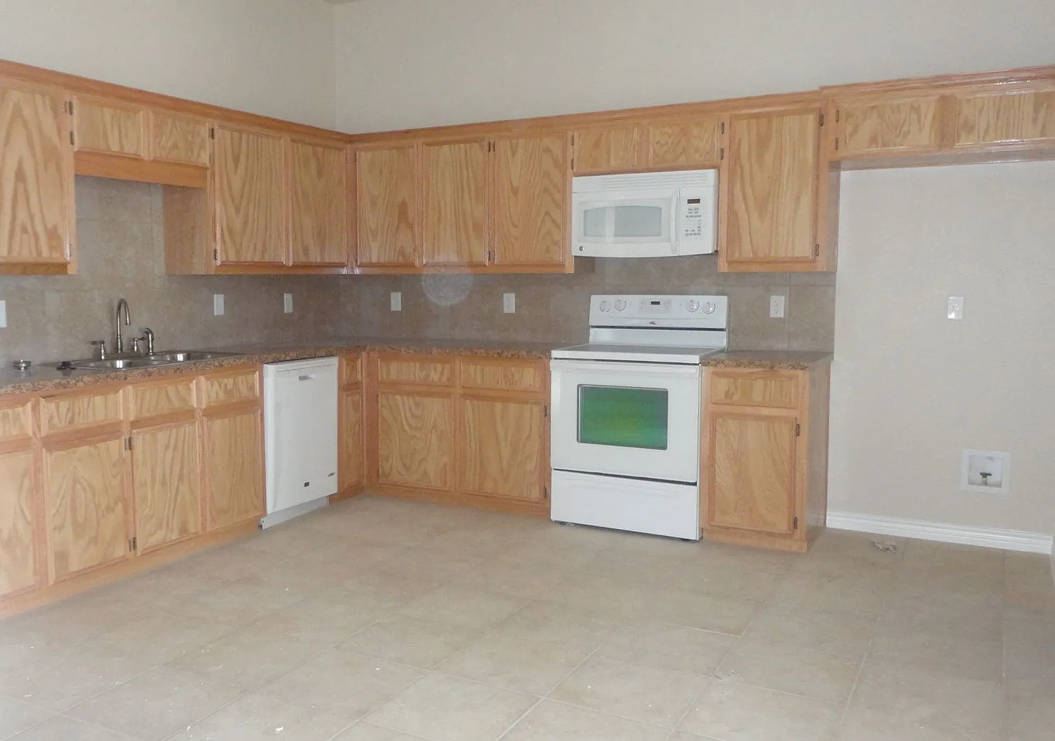 6801 student union duplex — Photo 2