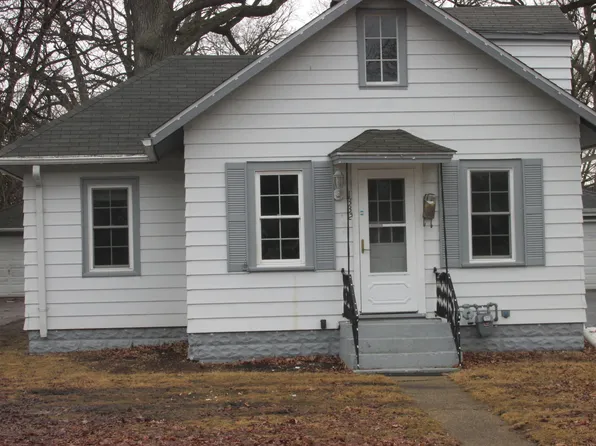 1332 Walnut St, Waukegan, IL 60085