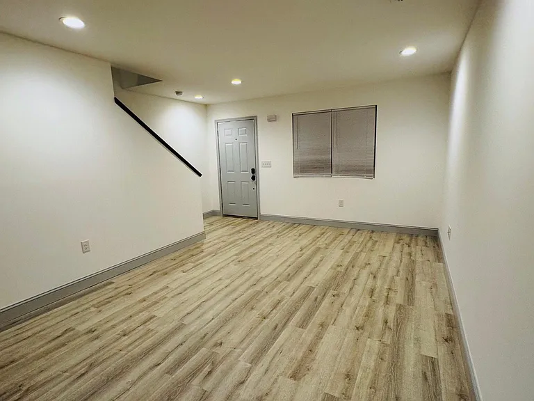 275 Pepperhill Dr — Photo 15
