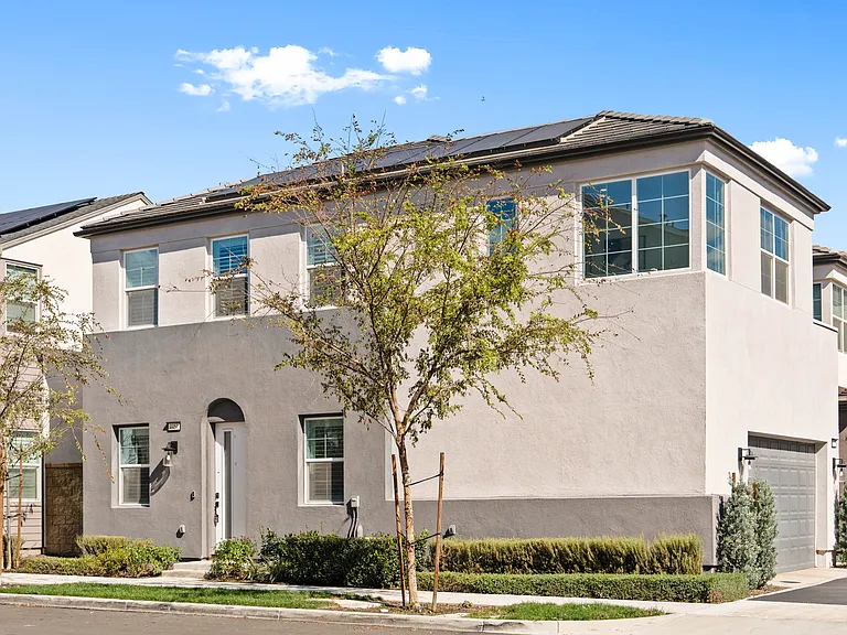 4451 S Bryant Paseo — Photo 2