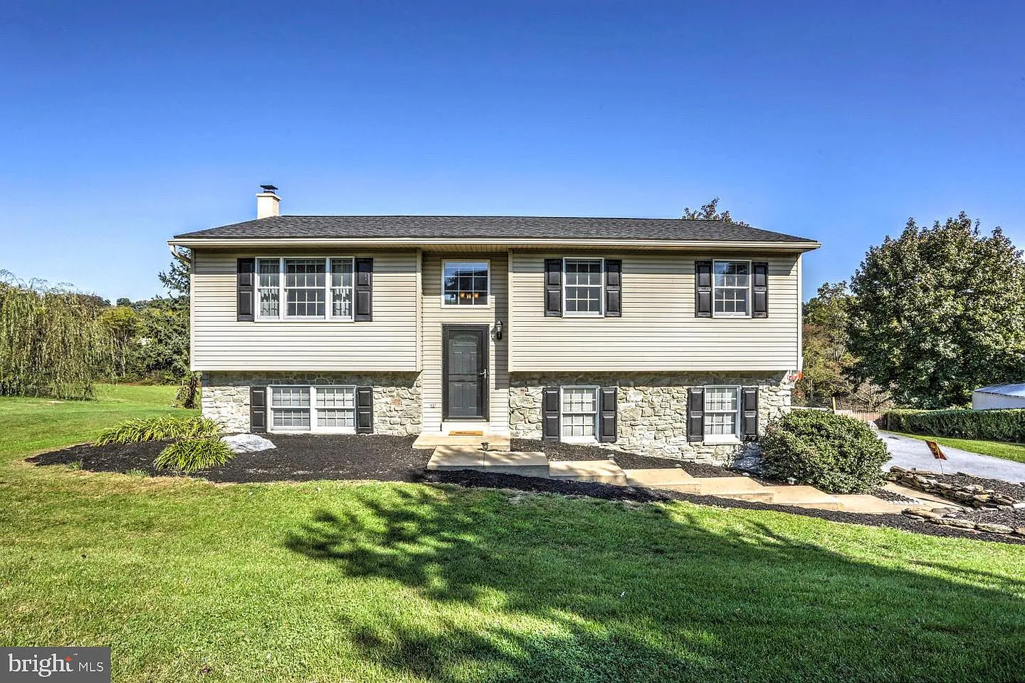 210 Ironstone Dr photo 1