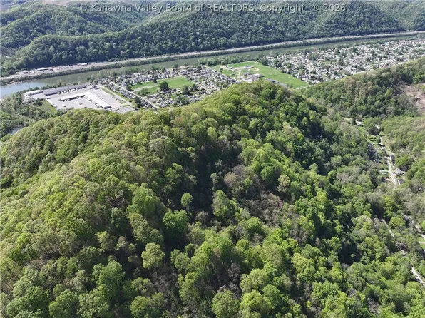 200 Burning Springs Rd, Belle, WV 25015