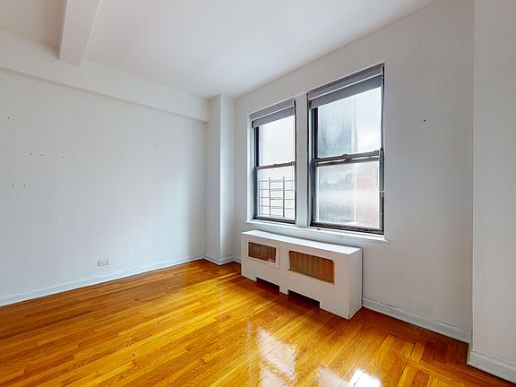4th image of 301 E 38th St APT 11E
