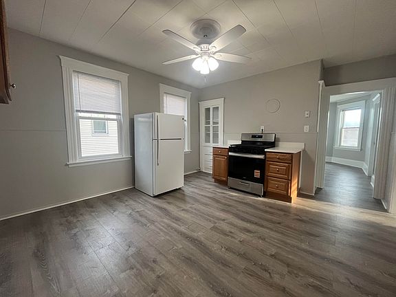 3rd image of 11 Mars St APT 3