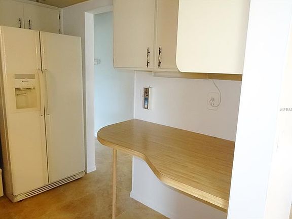 5th image of 1908 Canterbury Ln Unit 19
