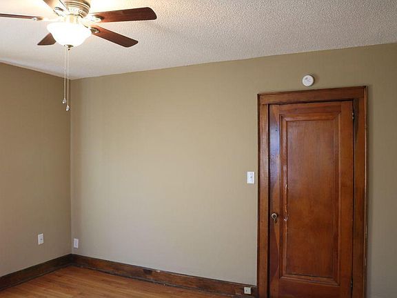 2nd image of 725 Oglewood Ave