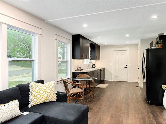 5th image of 5015 W 57th St