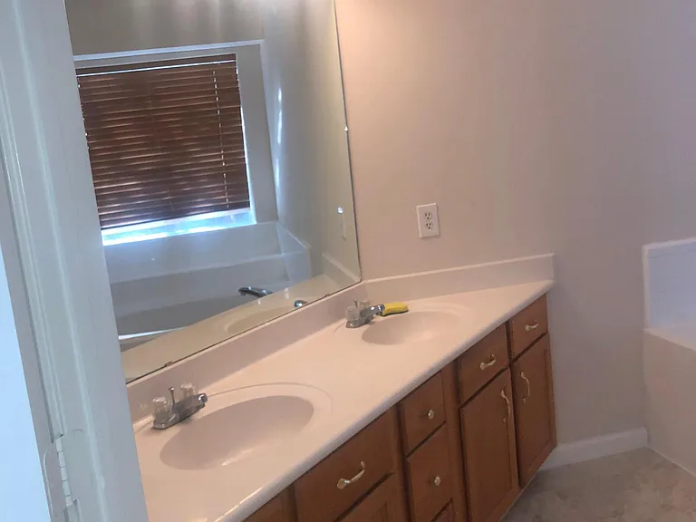 5327 Devon Green Dr — Photo 11