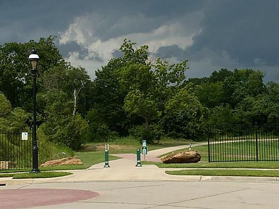 5th image of 2003 Fountainview Dr