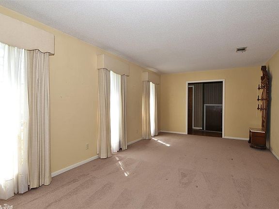 5th image of 8206 Alvin Ln
