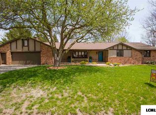 420 Maywood Dr, Lincoln, IL 62656