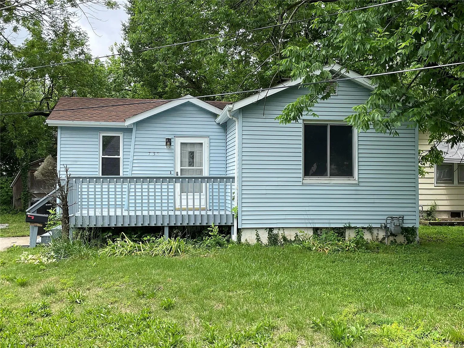 735 E Adams St photo 1