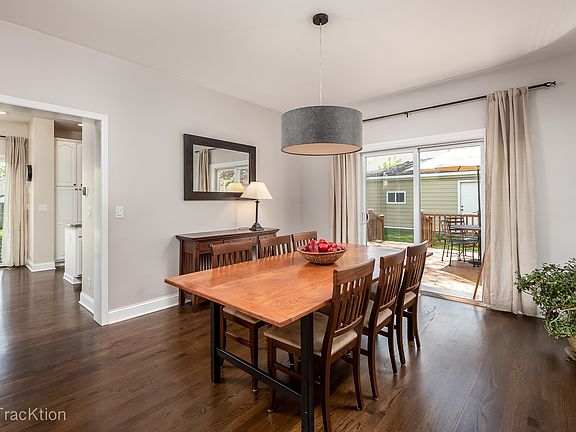 5th image of 140 N Wilmette Ave