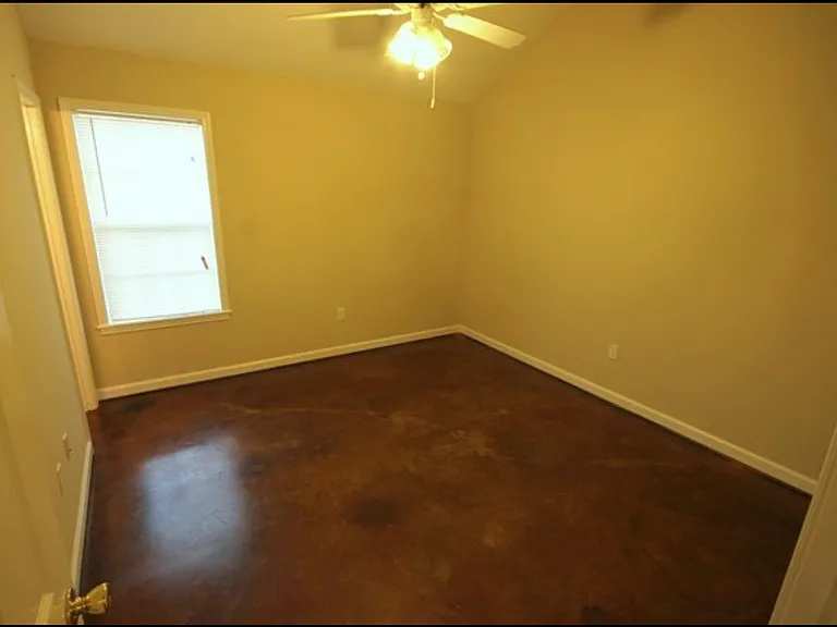 440 Beauregard Cir — Photo 4