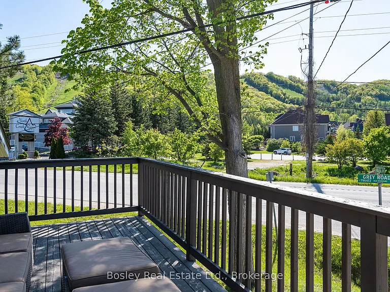 102 Helen St — Photo 32