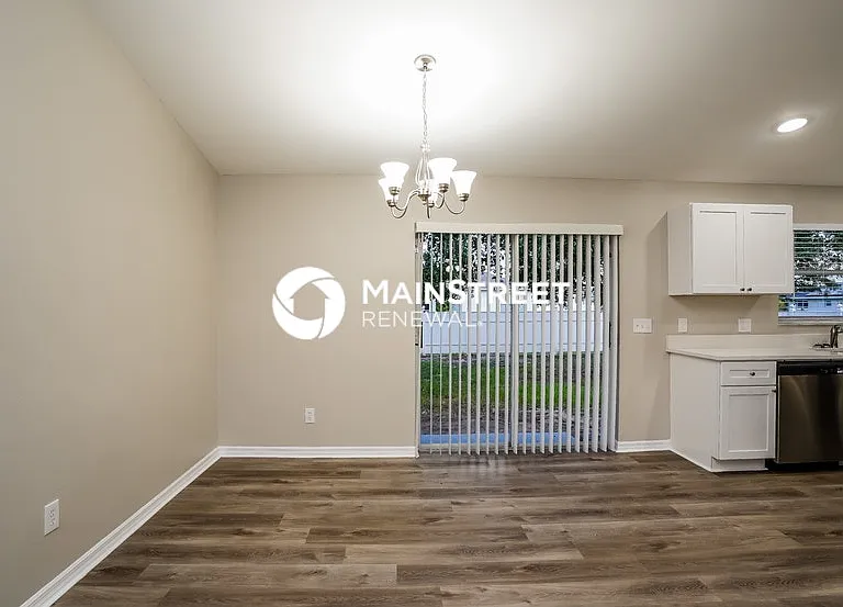 1406 NW 8th Pl — Photo 6