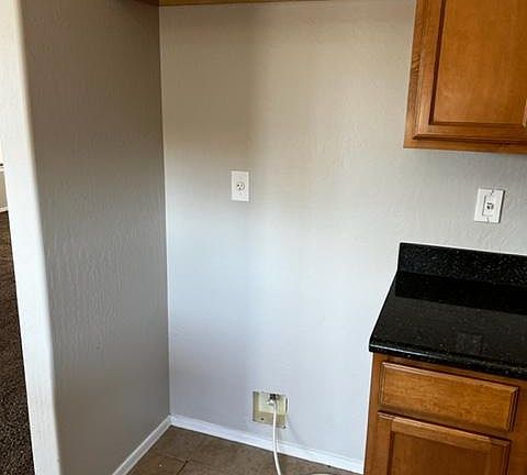 4th image of 40267 W Helen Ct