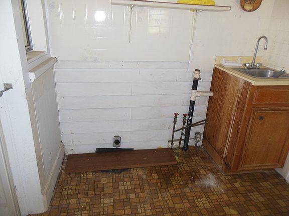 5th image of 1321 Glover St