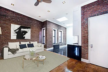 Rented by R New York