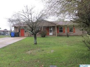 2102 Stanford St, Athens, AL 35611