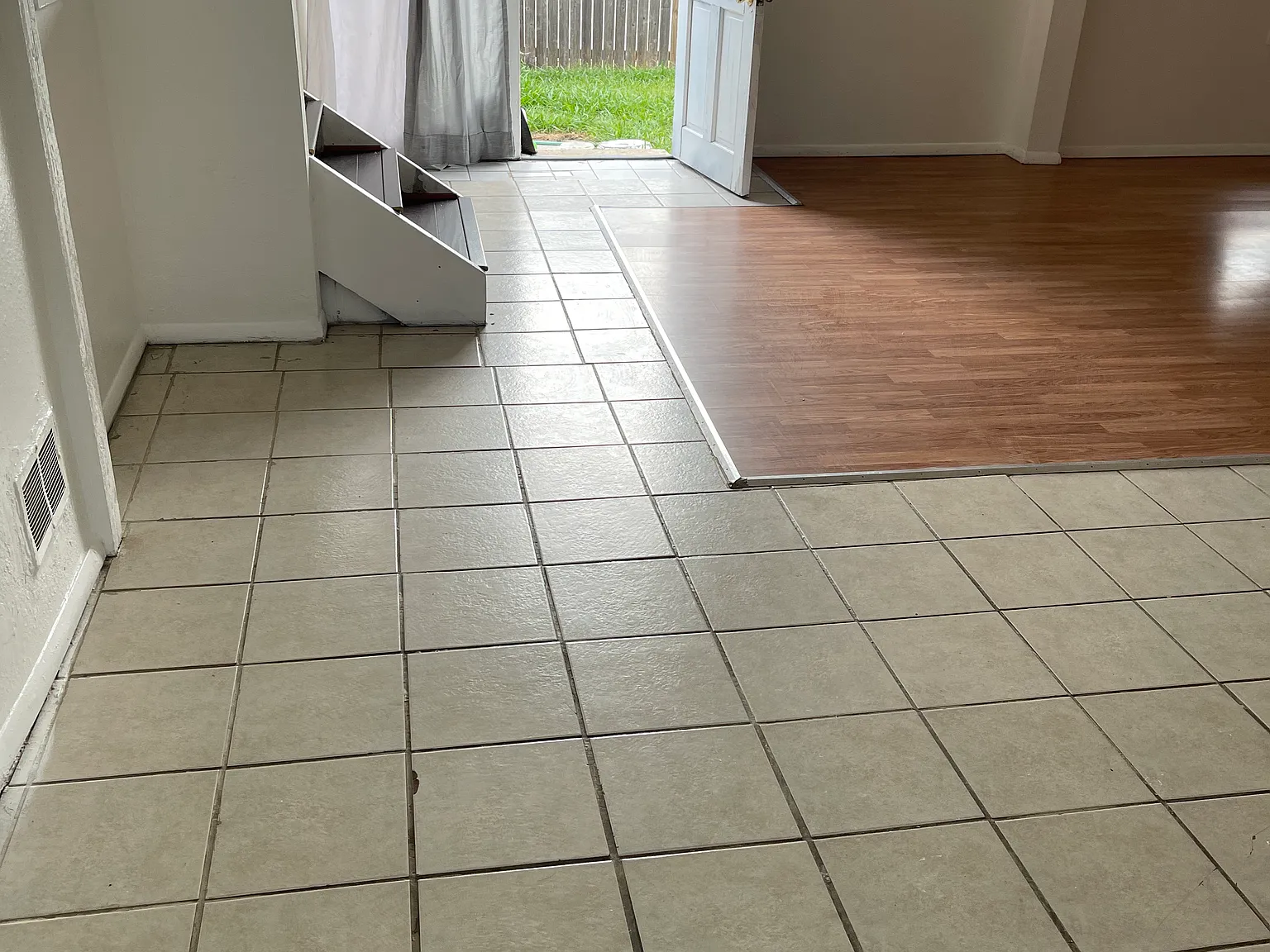 3 bed, 1300 sqft, $1,250 — Photo 4