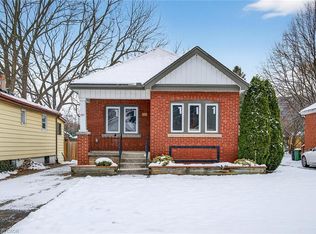 257 Broadway Ave, Hamilton, ON L8S 2W7