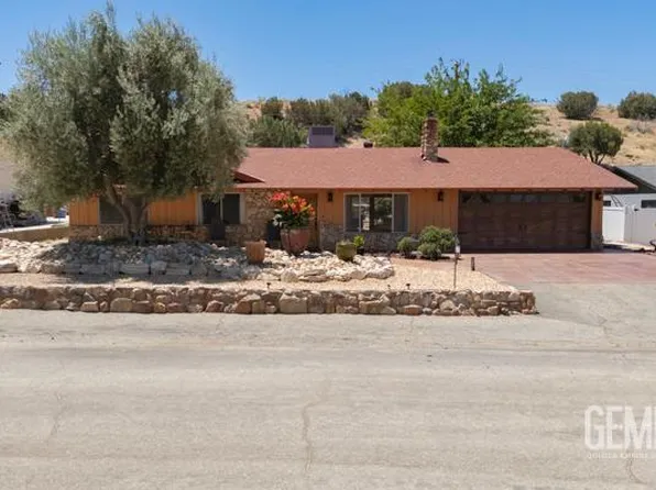 8318 Southlake Dr, Lake Isabella, CA 93240