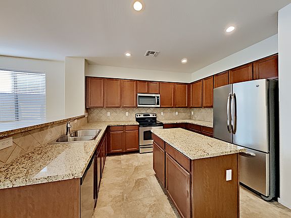 4th image of 4595 W Federal Way