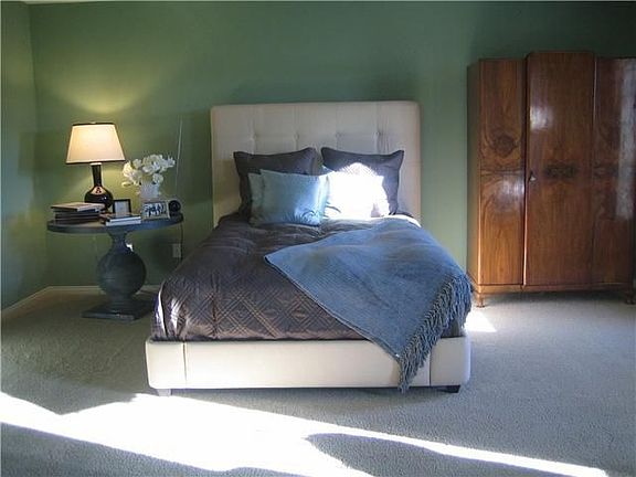 5th image of 102 Manchester Dr