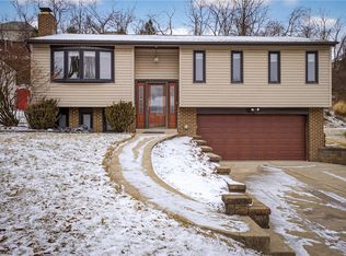 216 Manor Dr, Pittsburgh, PA 15236