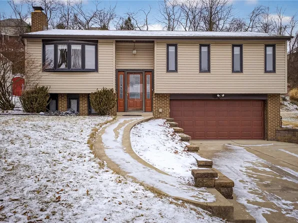 216 Manor Dr, Pittsburgh, PA 15236