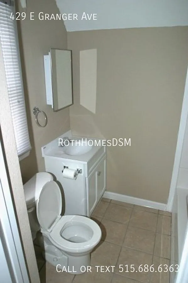 3 Bedroom 2 Bath 2 Car Garage Large 1 1/2 Story Home — Photo 3