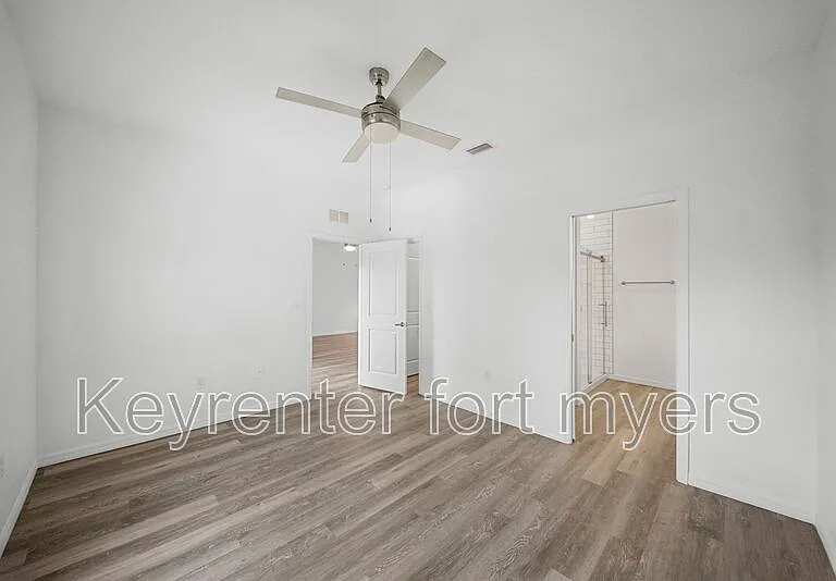 26483 Sandhill Blvd — Photo 17