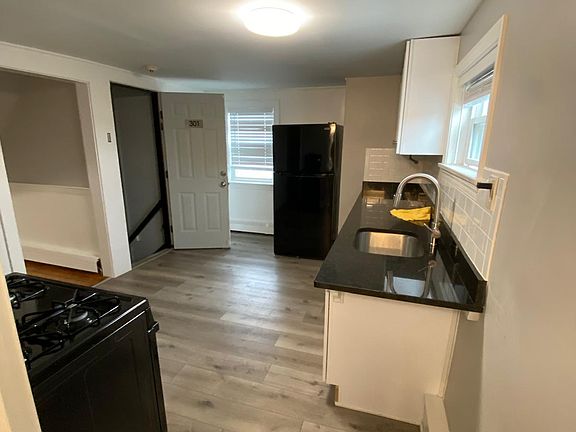 2nd image of 28 Vine St #301