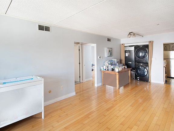 5th image of 62 South St Unit 17