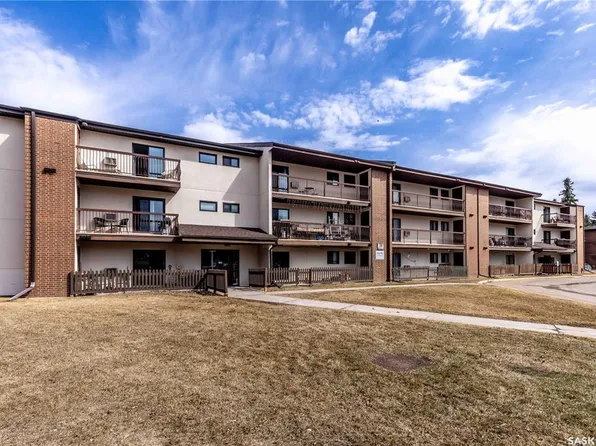 UNIT 208-211 Tait PLACE, Saskatoon, SK S7H 5L5