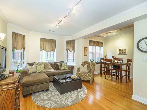 4th image of 926 W Ainslie St APT 1S