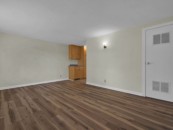 2nd image of 470 Amesbury Dr