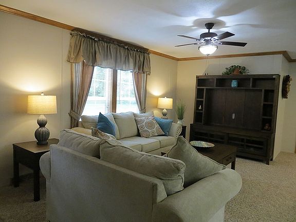 5th image of 44 Horseshoe Cir