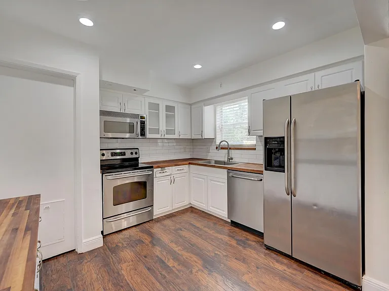 3919 Grant St — Photo 20