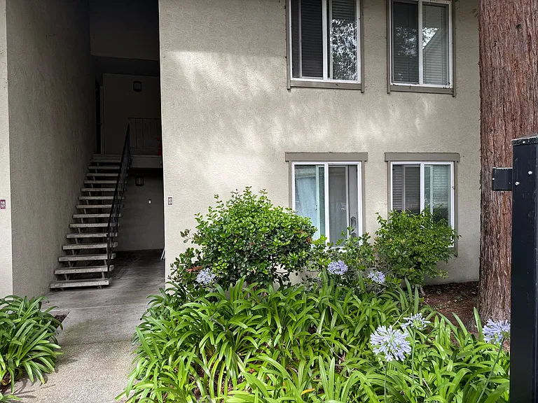 2562 Walnut Blvd #57 — Photo 2