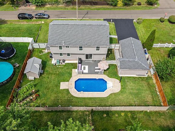 2nd image of 507 Somers Ave