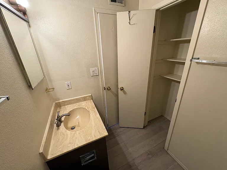 225 Figueroa St NE #4 — Photo 10