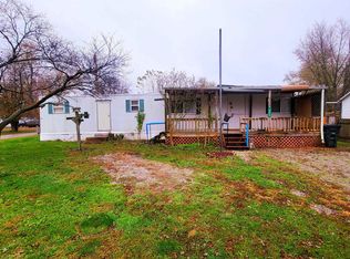 406 N Sycamore St, Iuka, IL 62849