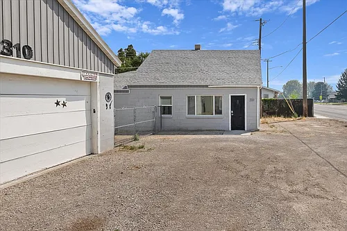 310 Highway 30 Photo 1