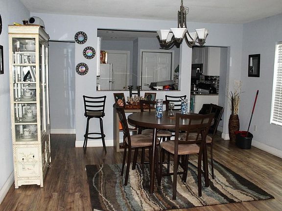3rd image of 2710 Louise Ave