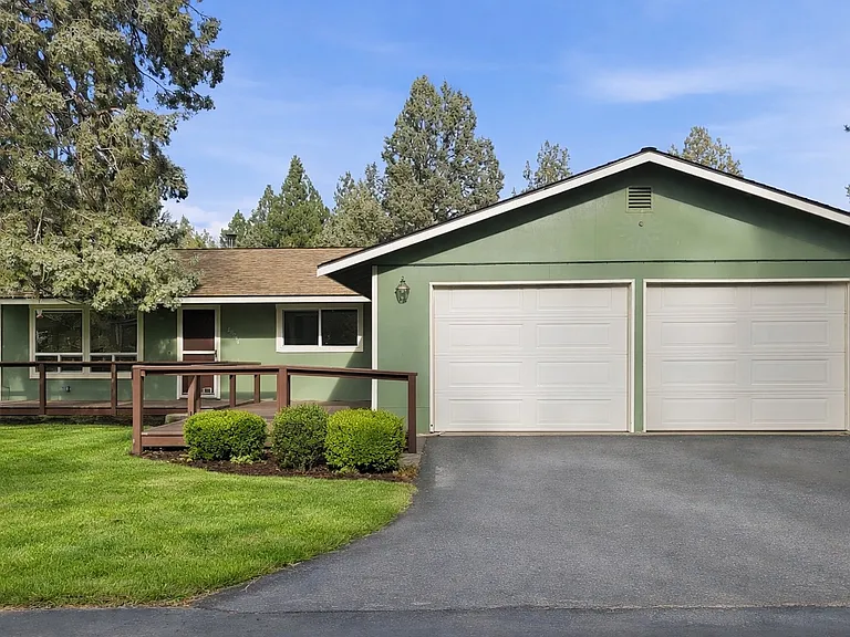 20754 Canterbury Ct — Photo 8