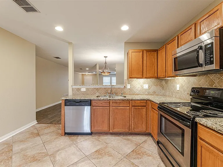 9013 Fremont Trl — Photo 10
