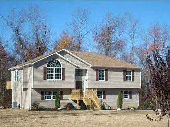 37 Glen Rock Cir, Highland, NY 12528